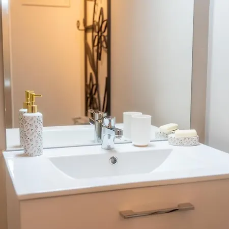 Appartement 3 04 Avec Jardin Et Parking Prive Pinchefalise