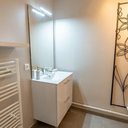 3 04 Avec Jardin Et Parking Prive Pinchefalise