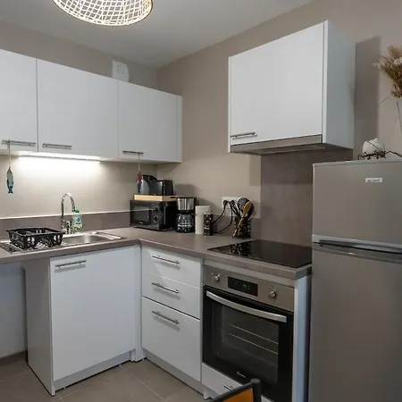 Apartment 3 04 Avec Jardin Et Parking Prive *